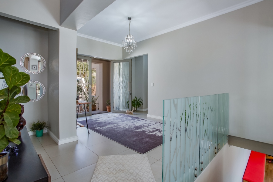 5 Bedroom Property for Sale in Lemoenkloof Western Cape